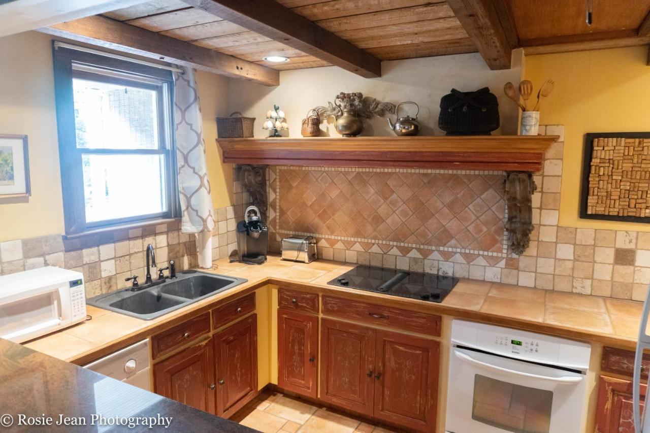 Flowertown Bed And Breakfast Саммервилл Экстерьер фото